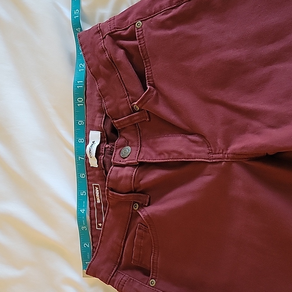 Sonoma jeans size 4 skinny, burgundy